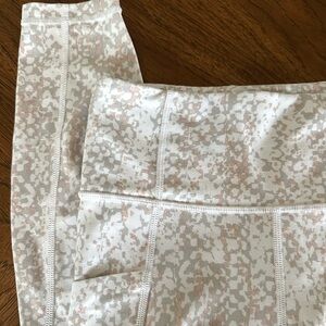 Athleta Leggings | Salutation Stash pocket | Grey & Rose Serpent Print | Small